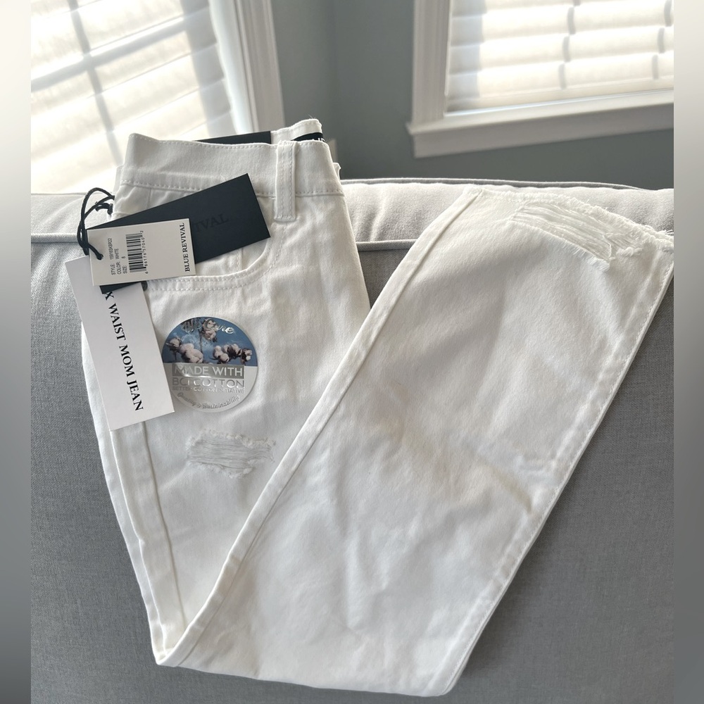 Blue Revival white mom jean/girl’s size 8/ flex waist/ 100% cotton